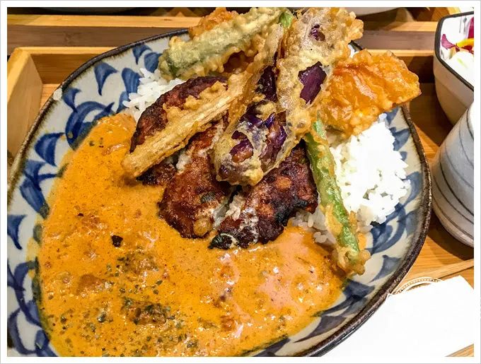 熨斗目花珈琲厚燒漢堡排定食