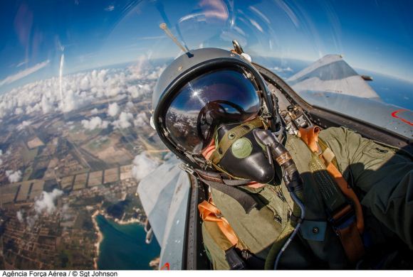Foto foto Selfie Menarik Pilot Pesawat Tempur Artileri