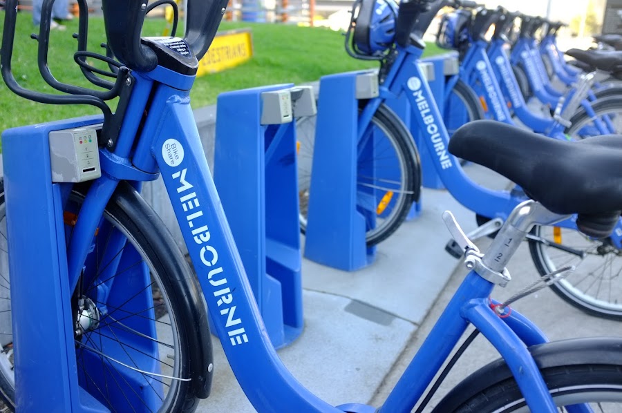 Melbourne yarra river tour by city bike, Docklands to Kings Garden