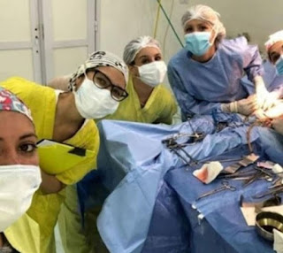 Doctors suspended for taking selfies during a surgery 