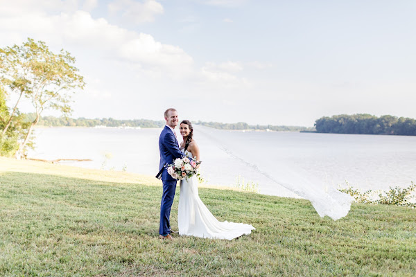 Summer Wedding at Brittland Manor photographed by Maryland Wedding Photographer Heather Ryan Photography