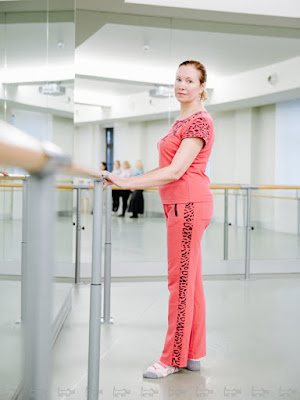 «В этом возрасте уже можно все!»: как в Петербурге с нуля занимаются балетом люди старше 50 лет