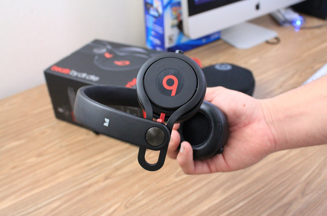 Unboxing: Beats by Dr. Dre Mixr Edition ~ Hareem`s World