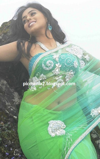 Actress Shamna Kasim Poorna Hot Saree Navel