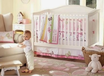 Desain kamar bayi perempuan nuansa merah muda 2