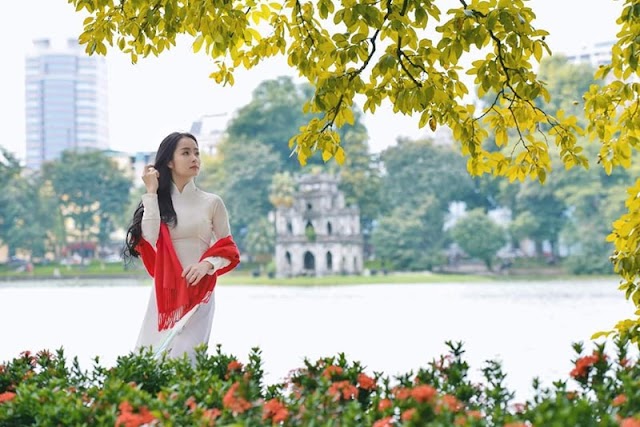 Nét đẹp mùa thu lá vàng ở Hà Nội