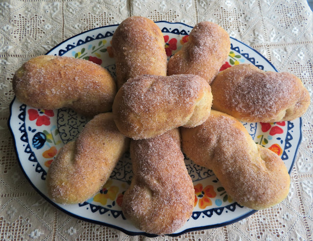 Tahitian Coconut Breakfast Rolls