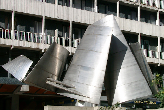 Oiseau mécanique by Philolaos Tloupas, Place des Reflets, Courbevoie, La Défense, Paris