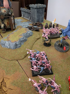 A narrative battle of Warhammer 40k between Space Marines and Chaos Daemons. 5000pts each side.