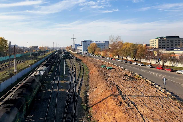 вид с эстакады Северо-Западной хорды, железнодорожная станция Кунцево-2, Западный таможенный пост, улица Ивана Франко, промзона № 38 «Кунцево»