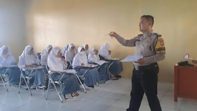 Kisah Bripka Sandi-Aipda Yuniar, Anggota Polri yang Berkontribusi untuk Pendidikan dan UMKM Indonesia