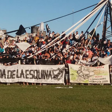 La Irazoqui de blanco y negro