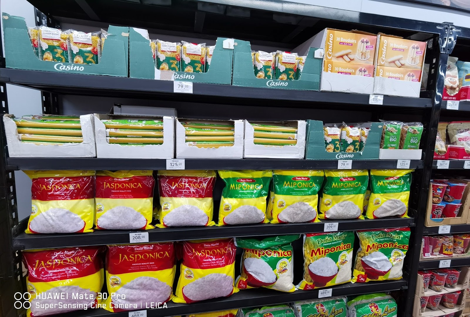 Lemon GreenTea: First Look: Korea's NO BRAND opens its first store