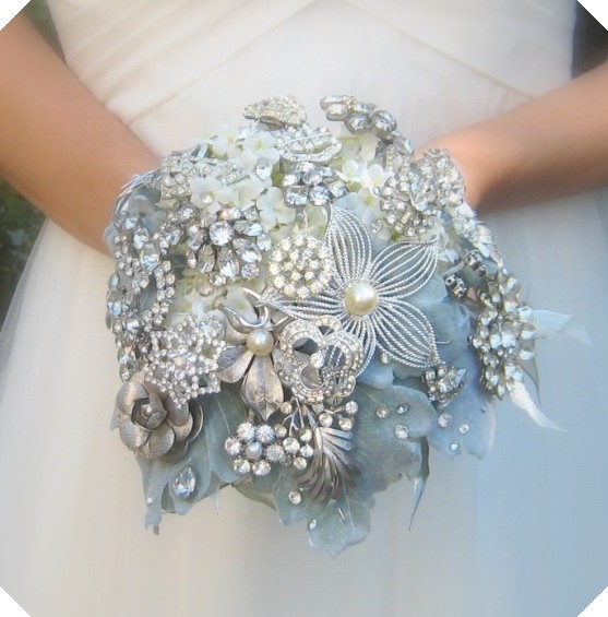  natural thing for me to notice the trend of rhinestone bridal bouquets