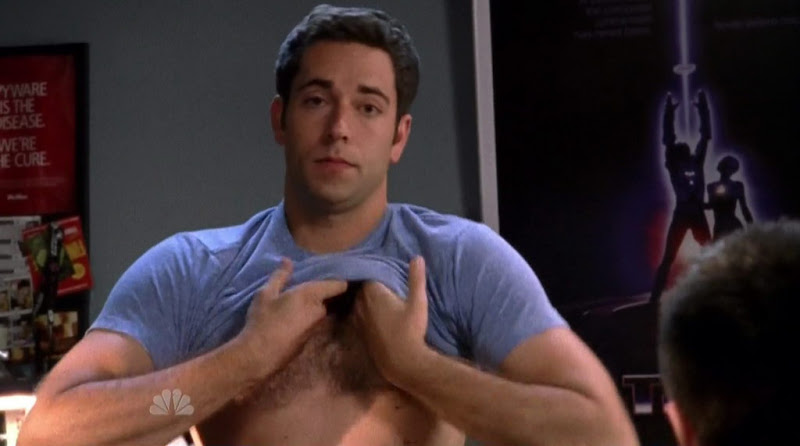 Zachary Levi Shirtless on Chuck s4e01