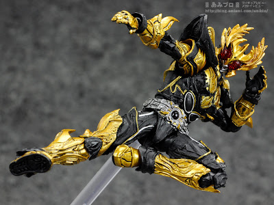 Bandai SIC Kiwami Tamashii Kamen Rider Kuuga Rising Ultimate Form figure