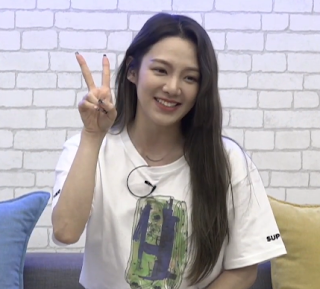 SNSD Hyoyeon Blue Room Live