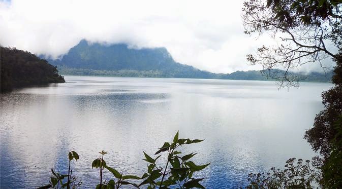 Danau Paling Mistik Di Indonesia