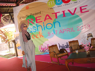 HIJABIST: Confessions of Hijab Fashion Bloggers. Contact: Emails: hijabistsociety(at)yahoo(dot)com // terrantbooks(at)gmail(dot)com Phone: 0877-80565517 BB PIN: 2142BBEB Twitter: @terranthijabist Facebook : Terrant Hijabist 