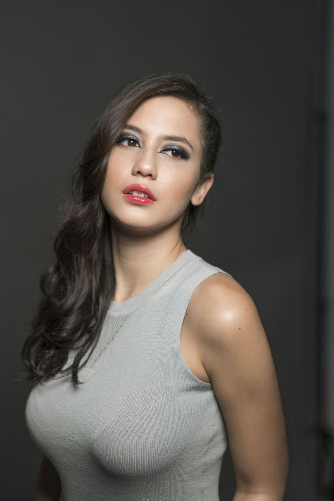 Mulai Dari Pevita Pearce - Inilah Deretan Artis Seksi dan ...