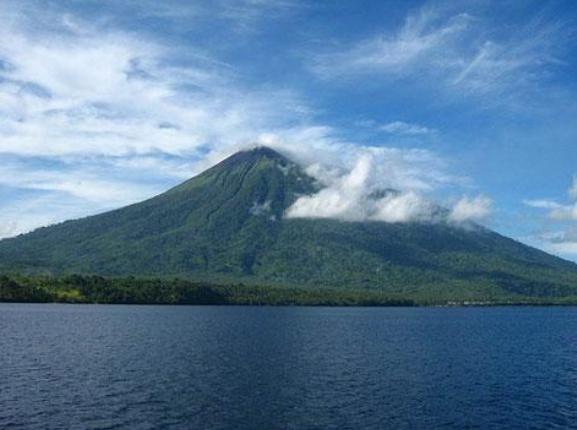 Objek Wisata Gunung Gamalama Ternate Maluku