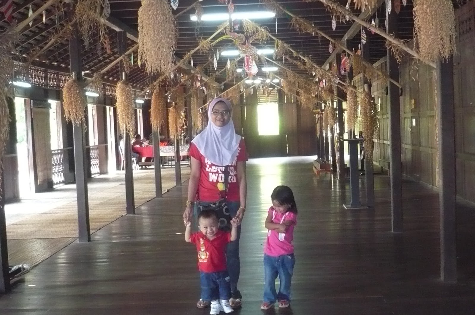 .:my little family:.: Pengalaman Bercuti Ke Kuching Sarawak