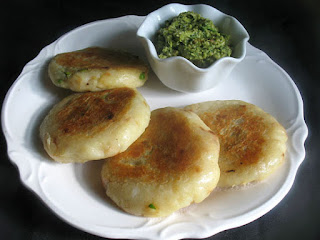 Potato Patties Stuffed with Spiced Green Peas (Aloo Matar Tikki)