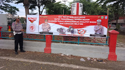 Ops Keselamatan Lodaya 2023, Unit Lalu Lintas Polsek Lohbener Pasang Spanduk Imbauan Tertib Berlalulintas