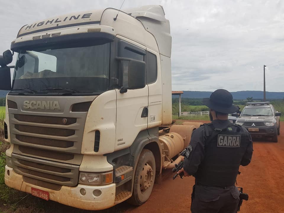 Carreta roubada em Rosário Oeste foi recuperada após investigação de desmanche