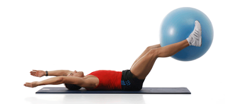 Abdominales con el balón medicinal
