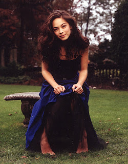 kristin kreuk Photo looking Cute in this Blue Dress