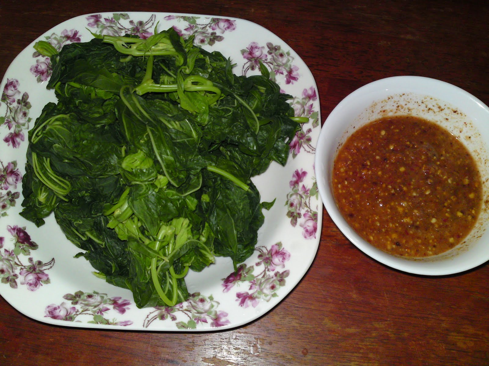 DARI DAPUR ORANG KAMPUNG: IKAN KEMBUNG ASAM PEDAS, PUCUK 