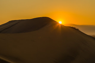 Amanecer en el desierto de Ica