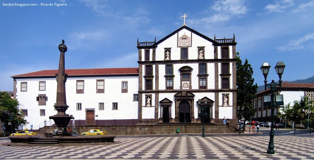 LARGO DO MUNICÍPIO - FUNCHAL