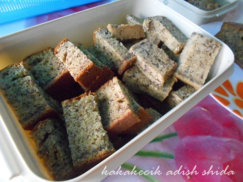 KakaKecik aDisH sHidA: Jom Memasak : Kek Pisang Versi Bakar