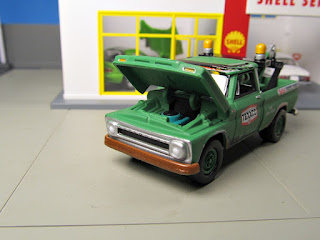 Johnny Lightning  Texaco Tow Truck