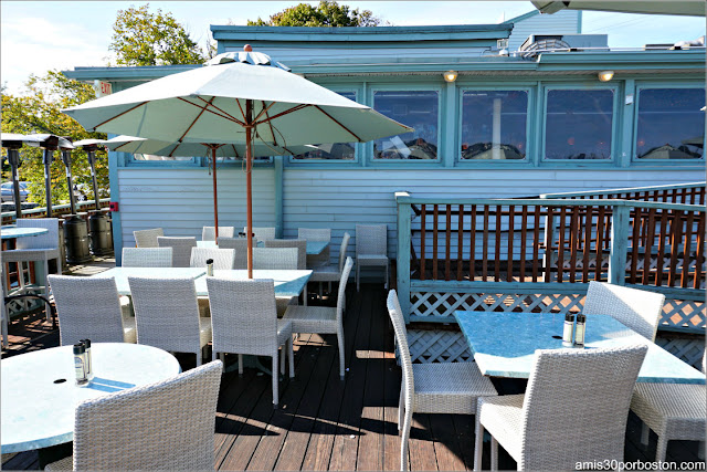 Terraza del Restaurante The Studio en Rocky Neck Art Colony, Gloucester