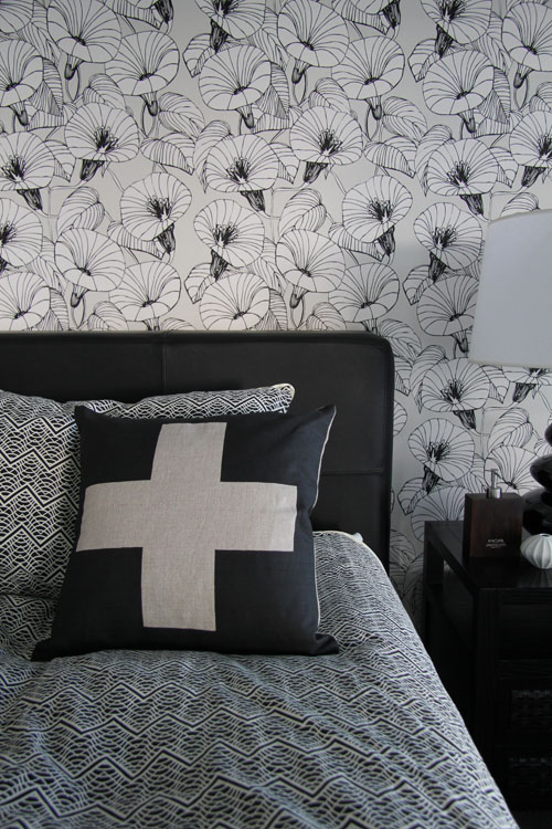 Black And Red Bedroom Wallpaper. in Washed Black screen