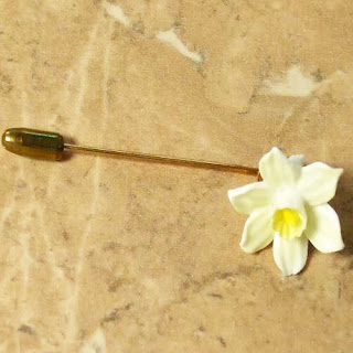 Yellow daffodil bone china lapel pin