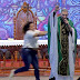Mulher empurra Padre Marcelo Rossi de altar durante missa em Cachoeira Paulista; veja vídeo