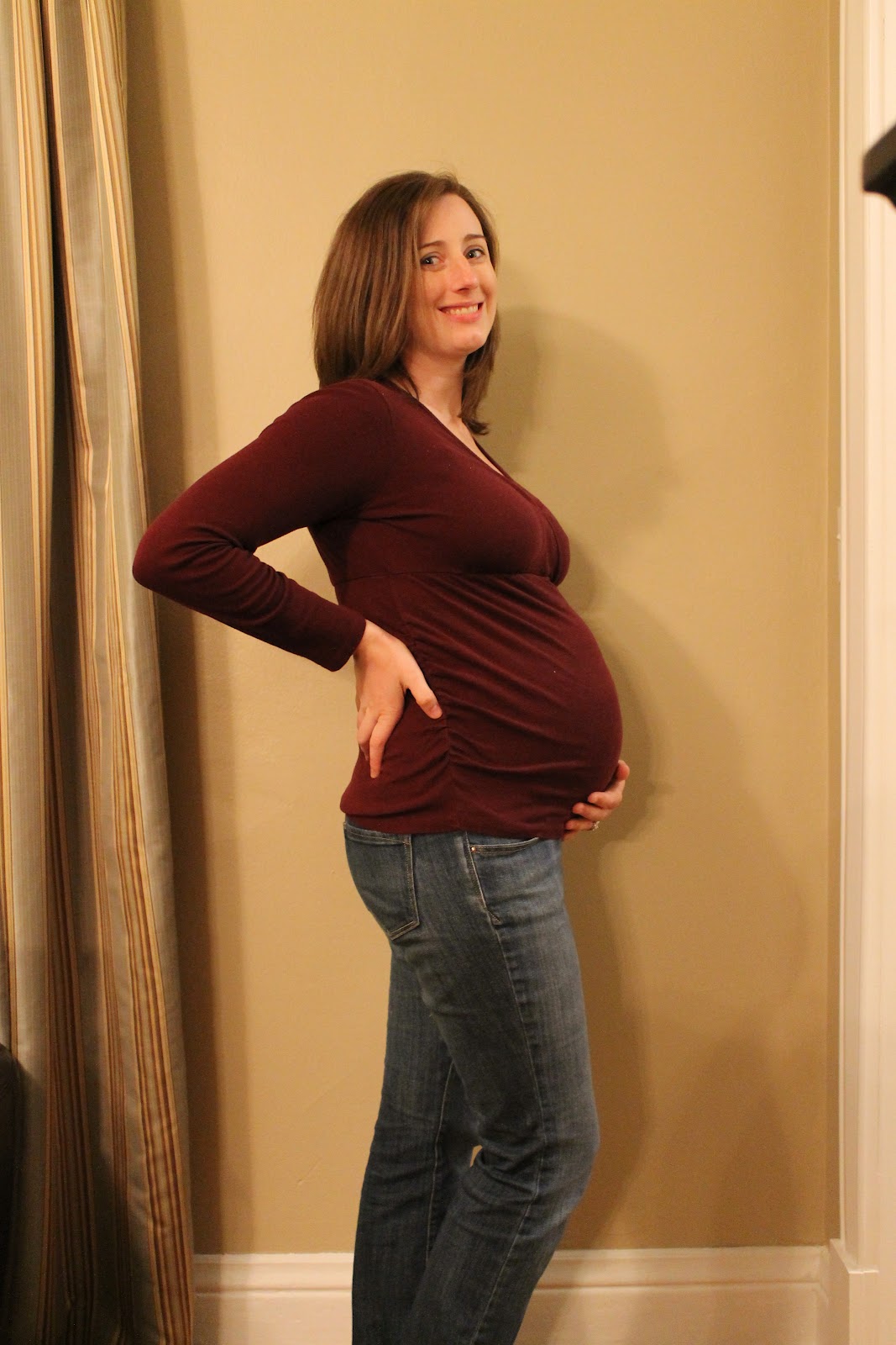 My Growing Pregnant Belly | shoeper-mom