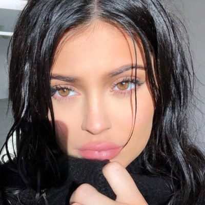  Snapchat Lost $1.3 Billion After Kylie Jenner’s Tweet ─ See Tweet Here 