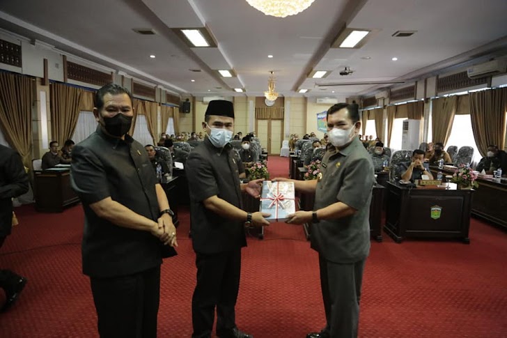 Wali Kota Ahmadi Sampaikan LKPJ TA 2021 Kepada Dewan 