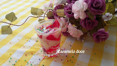 Brigadeiro no copinho com gelatina Caramelo doce