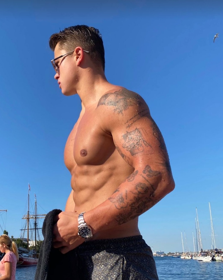 sexy-young-muscular-guy-shirtless-body-asger-clemmensen-arm-tattoo-hunk