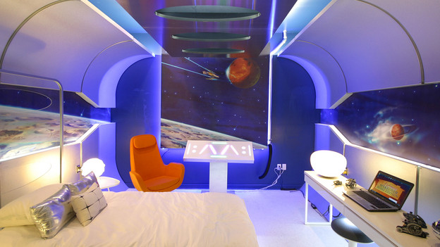 DORMITORIO NAVE ESPACIAL DORMITORIO GALACTICO EXTREME MAKEOVER HOME EDITION BOYS BEDROOMS STARSHIP ROOM via www.dormitorios.blogspot.com