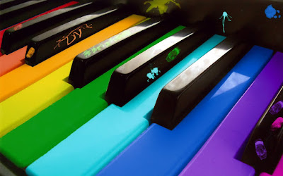 teclas-de-piano-multicolor