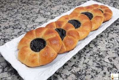 بريوش على شكل وردة  بعجينة الياغورت