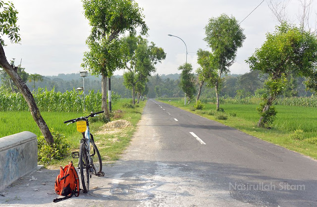 Jalan panjang area Panjatan, Kulon Progo