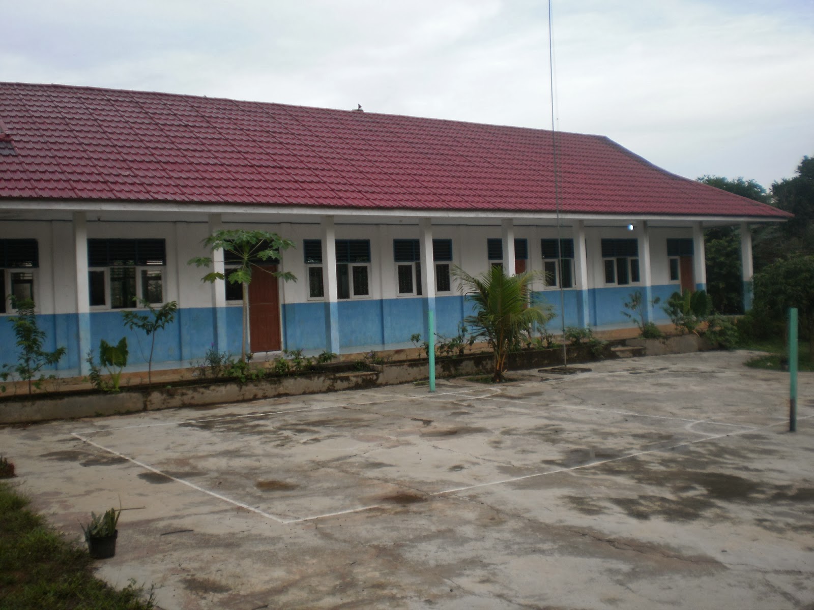 Gedung Madrasah Tsanawiyah Nurul Huda Desa Dayo